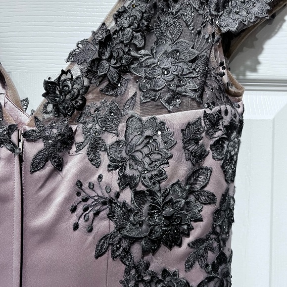 NWT La Femme - 21683 Lace Embellished Cocktail Dress size
8 / Champagne/Gray - Picture 8 of 11